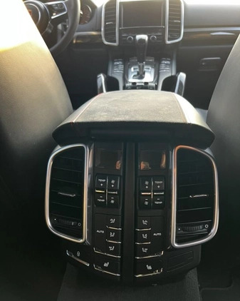 Porsche Cayenne cena 246000 przebieg: 194300, rok produkcji 2015 z Gdańsk małe 121